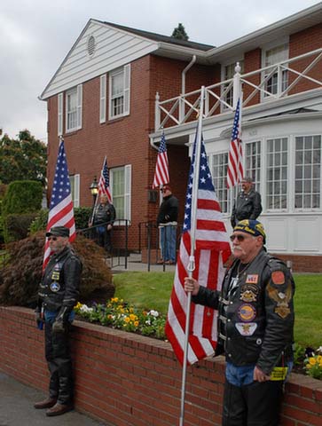 2805